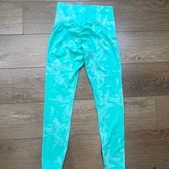 Gymshark Waist Support Women's Leggings, Size Medium, Bright Turquoise Print - Picture 4 of 10